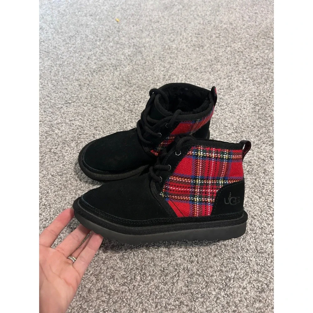 UGG Kids Neumel Heritage‎ Plaid Black Suede Red Tartan Boots 1112151K Size 1